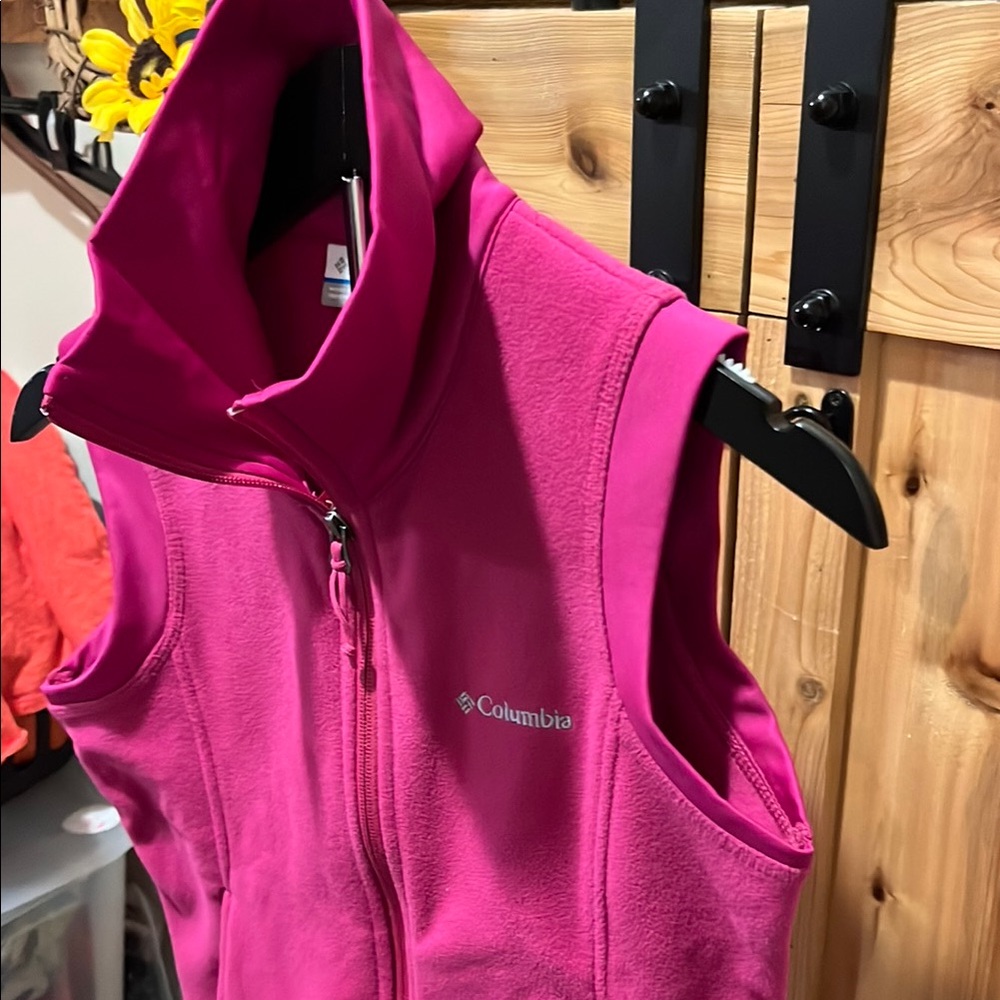 Columbia Fuchsia Women's Fleece Vest - Picture 7 of 10